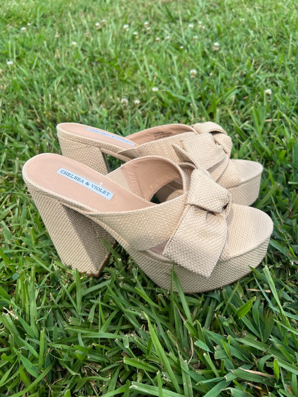 Chelsea & Violet Doris Raffia Knot Tan Chunky Block Sandals Size 9M